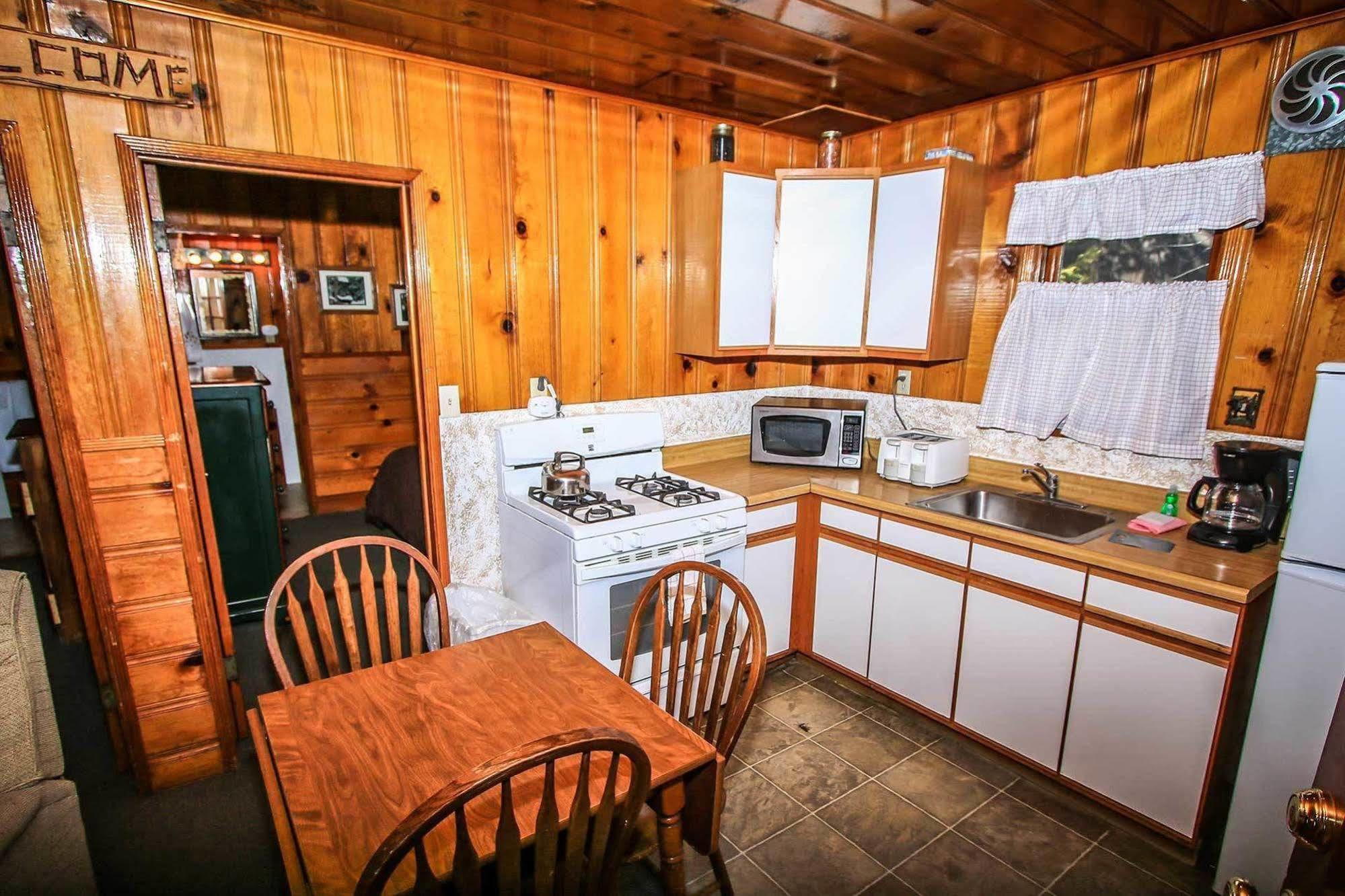 Shore Acres Lodge Биг Бэар Лейк Экстерьер фото